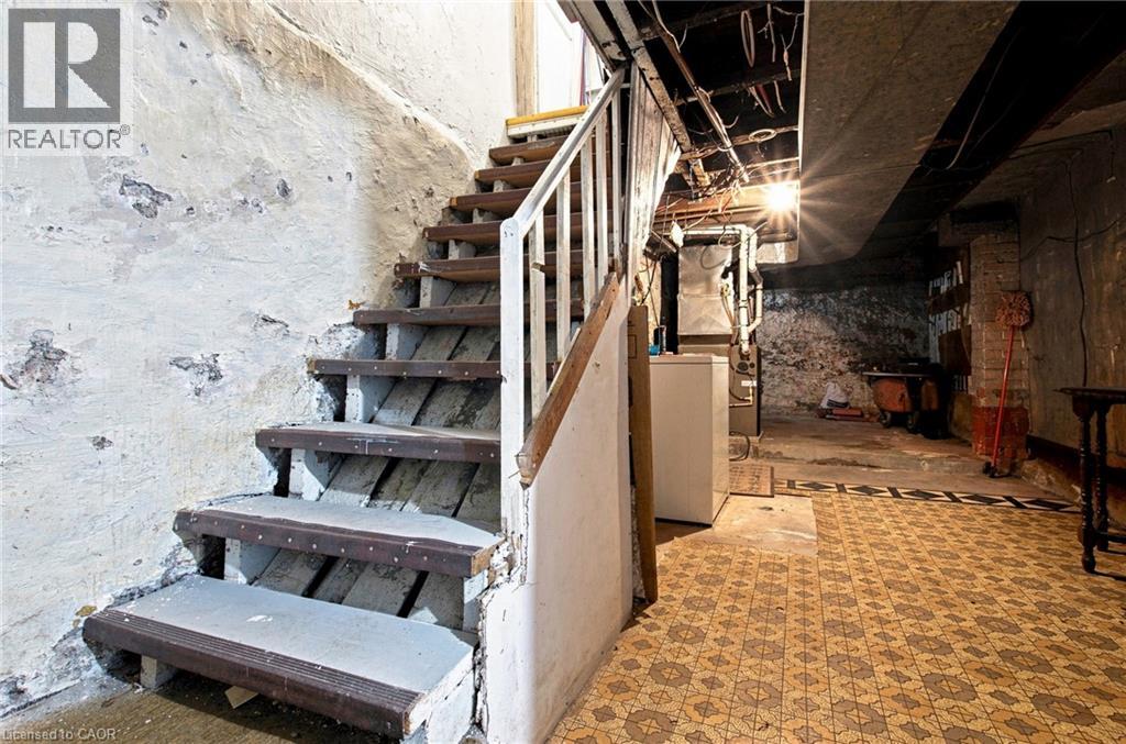 128 Hess Street N Property Photo 30