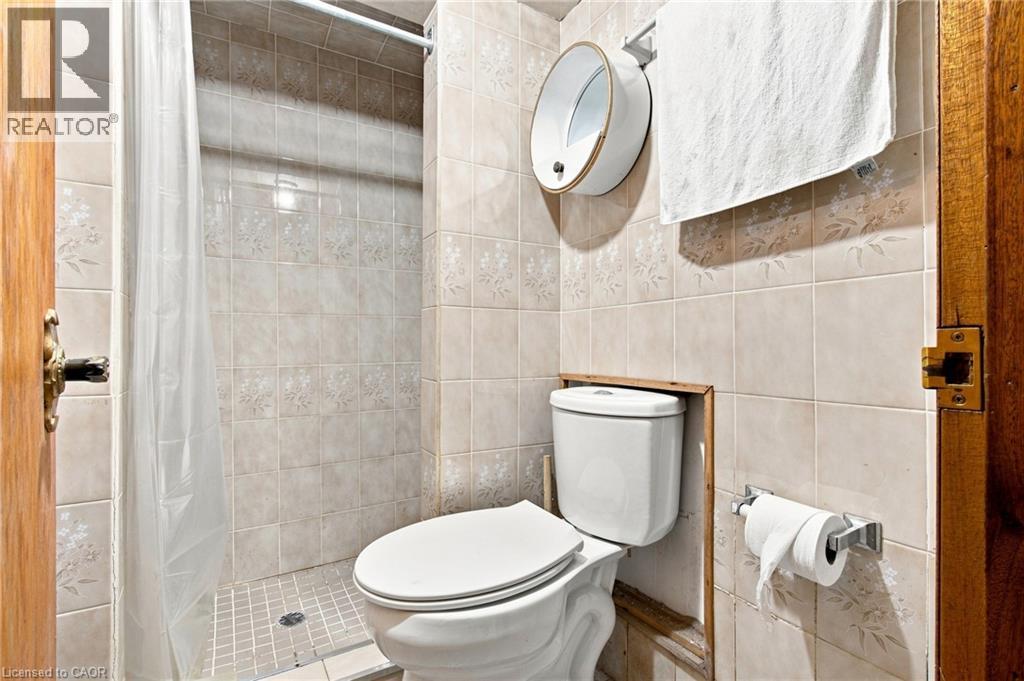 128 Hess Street N Property Photo 31