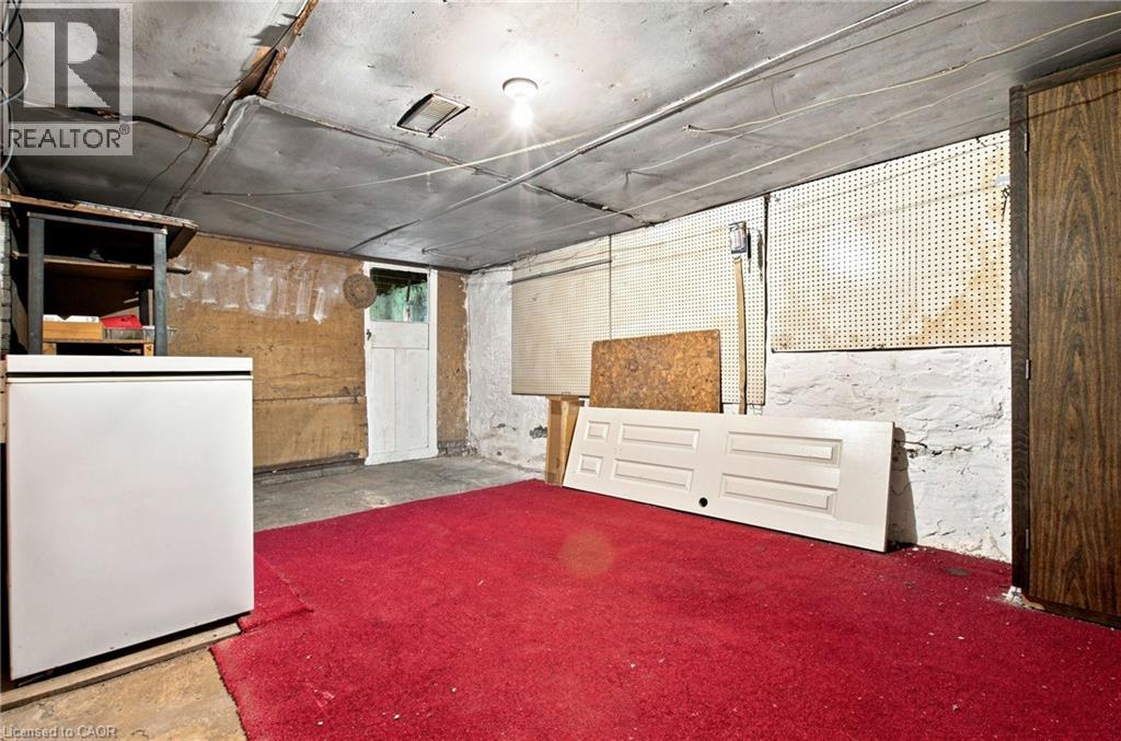 128 Hess Street N Property Photo 33