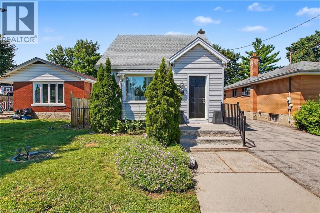 16 MERCER Road Property Photo 1