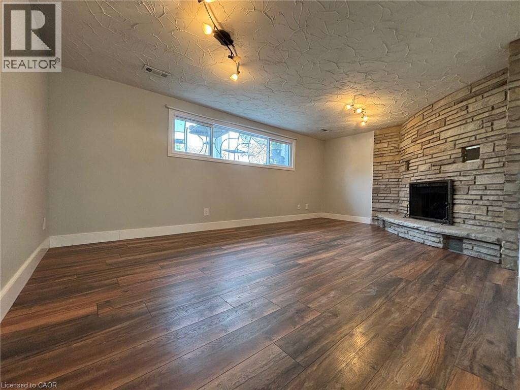 49 Westchester Drive Unit# Lower Property Photo 3