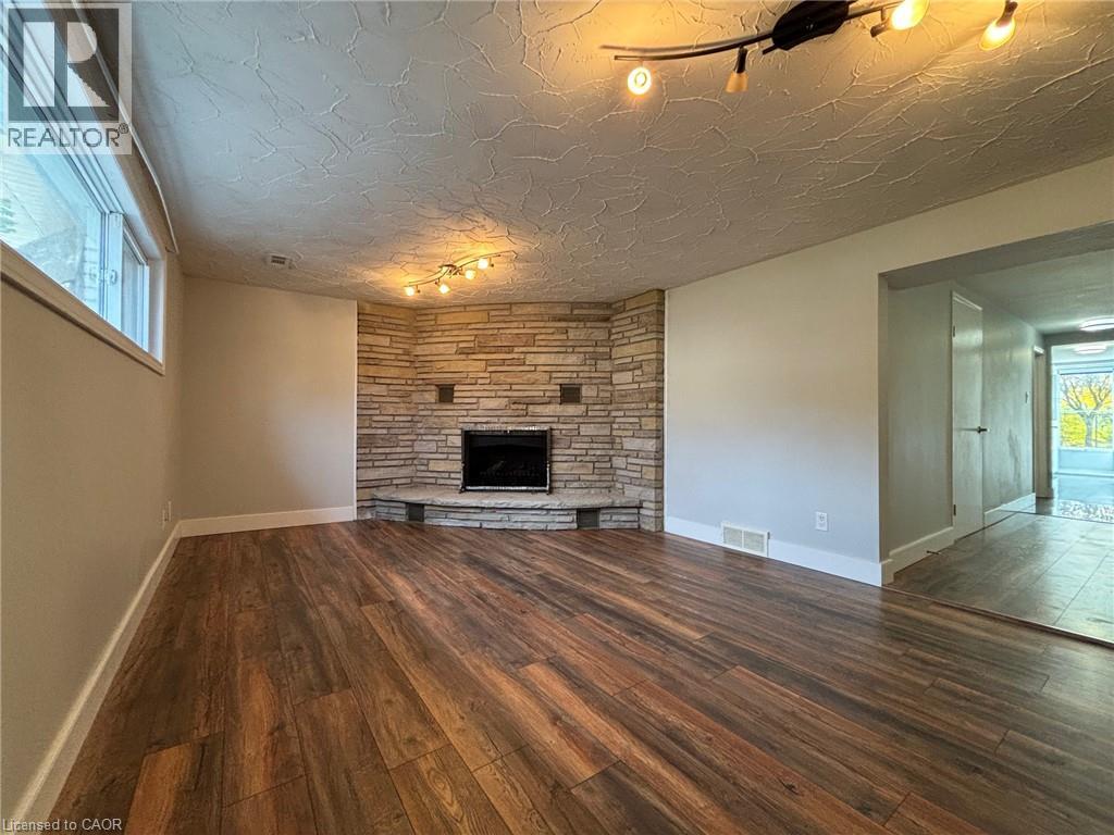 49 Westchester Drive Unit# Lower Property Photo 4