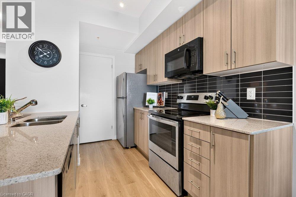 550 North Service Road Unit# 708 Property Photo 13