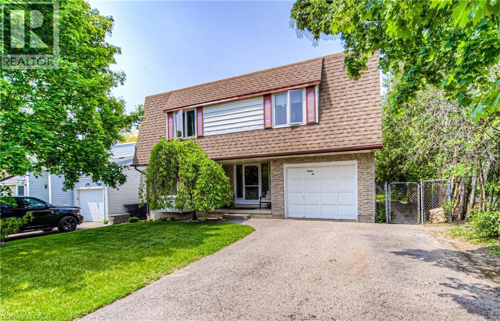 82 Roseneath Crescent Property Photo 1