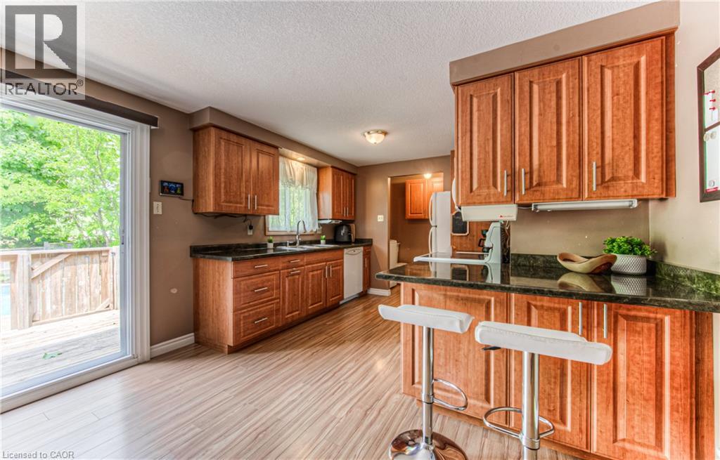 82 Roseneath Crescent Property Photo 11