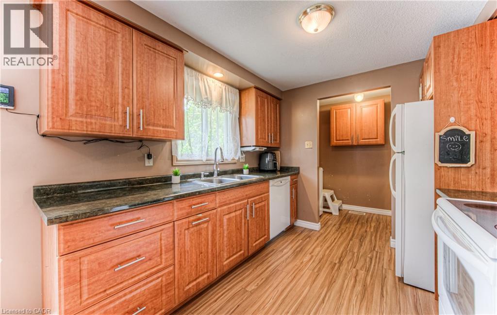82 Roseneath Crescent Property Photo 13