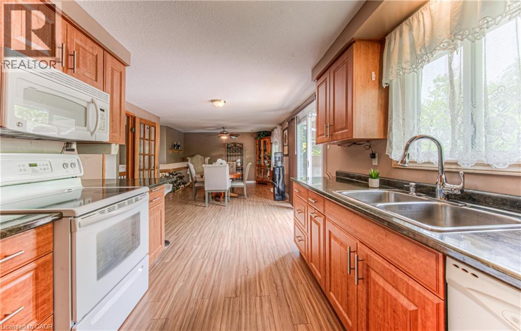 82 Roseneath Crescent Property Photo 15
