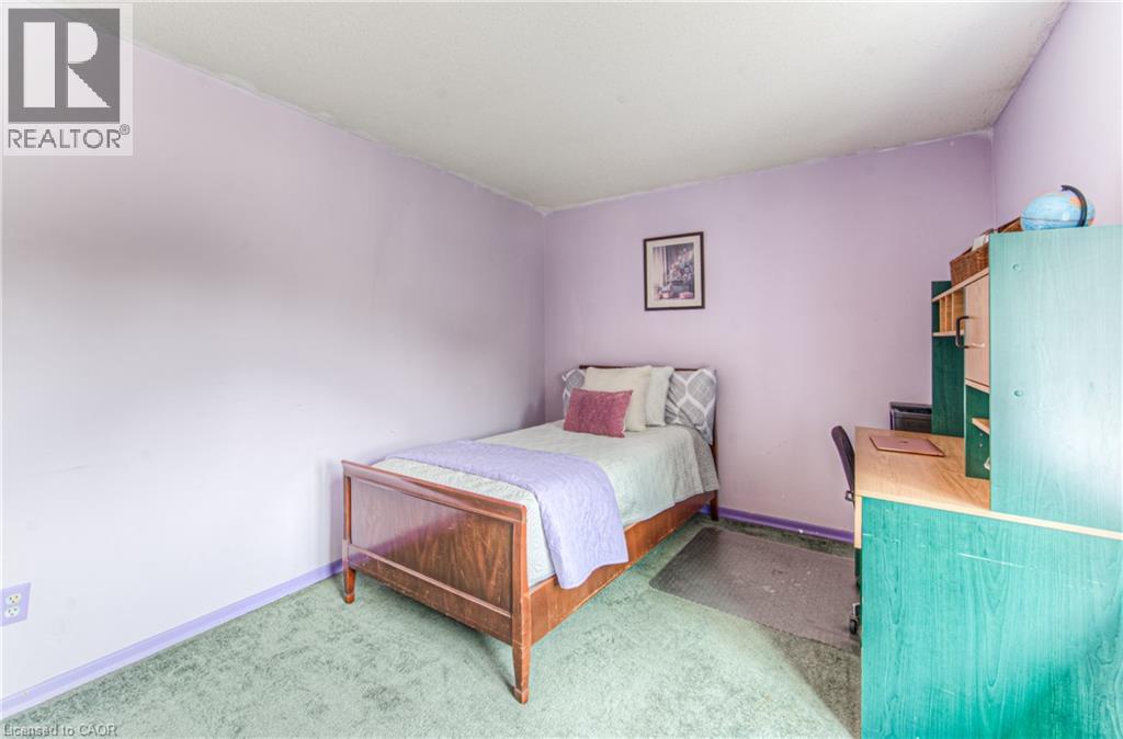 82 Roseneath Crescent Property Photo 21