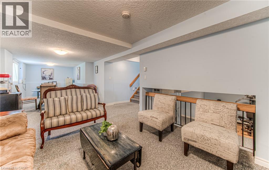 82 Roseneath Crescent Property Photo 25