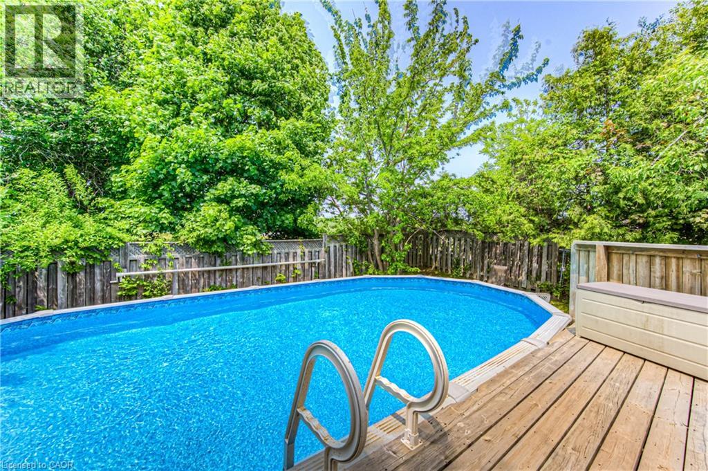 82 Roseneath Crescent Property Photo 34