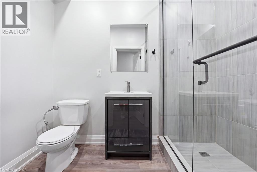 1192 Stag Hollow Unit# Lower Property Photo 7