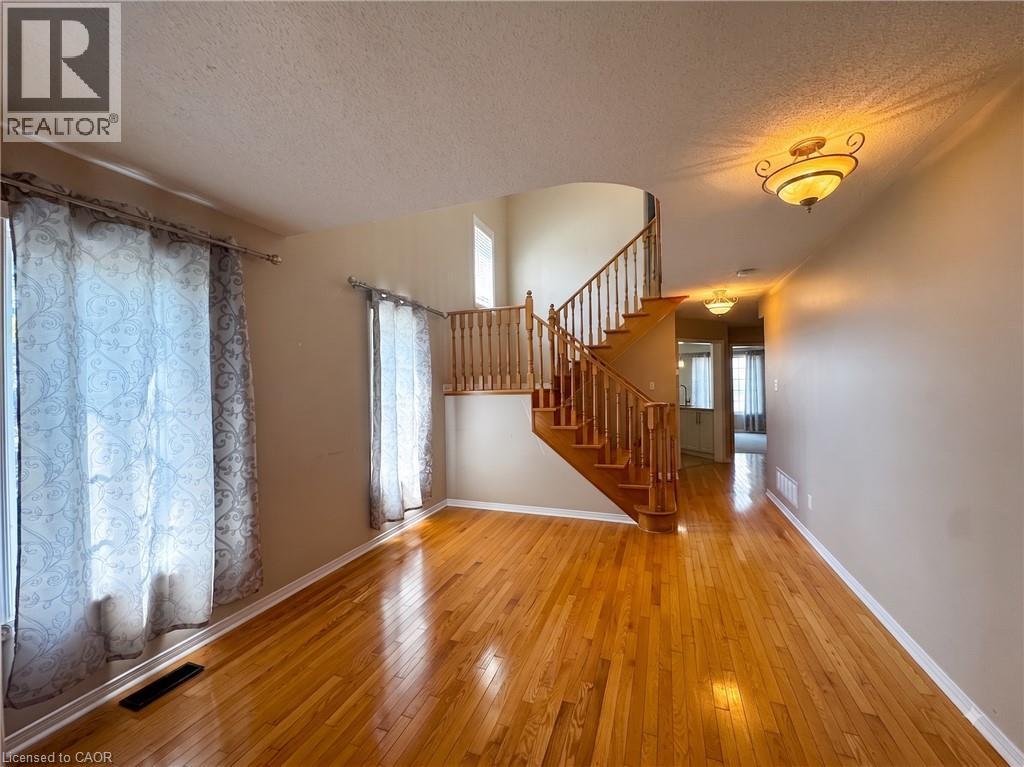 56 Peachleaf Crescent Property Photo 3