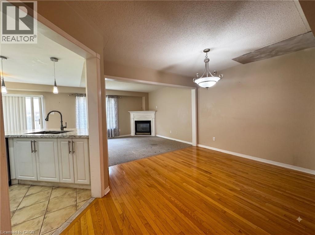 56 Peachleaf Crescent Property Photo 7