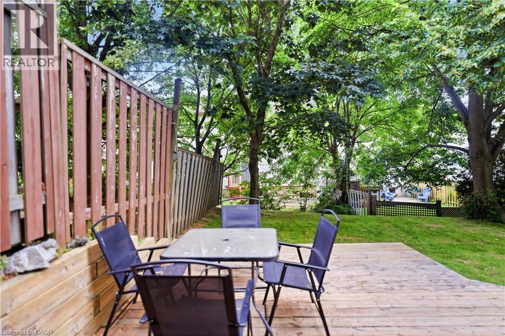 692 Grange Crescent Property Photo 32