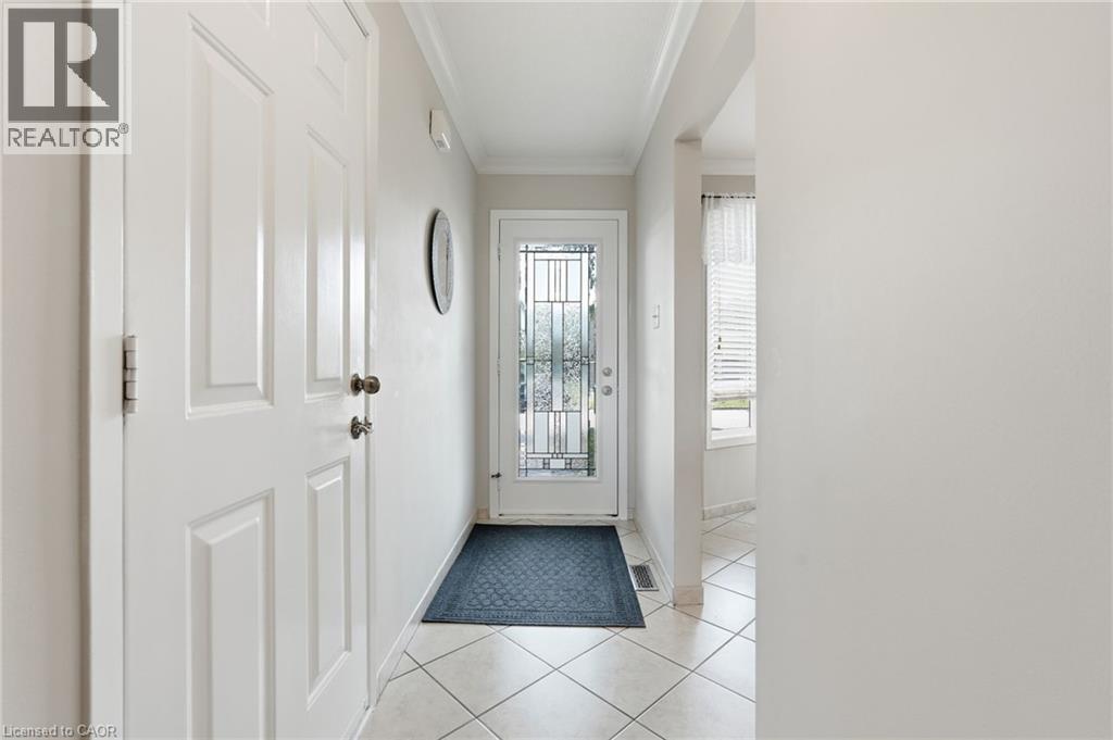30 Twinoaks Crescent Property Photo 3