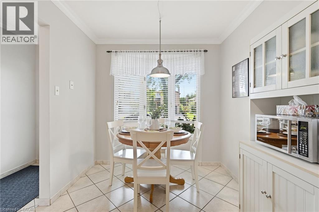 30 Twinoaks Crescent Property Photo 9