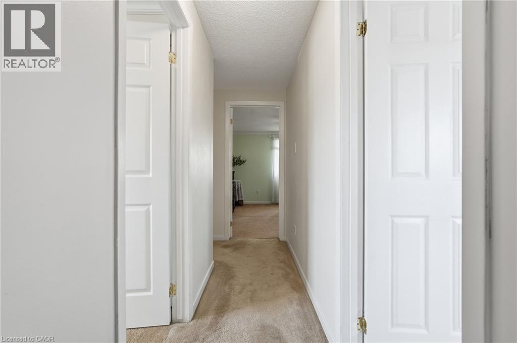 30 Twinoaks Crescent Property Photo 17