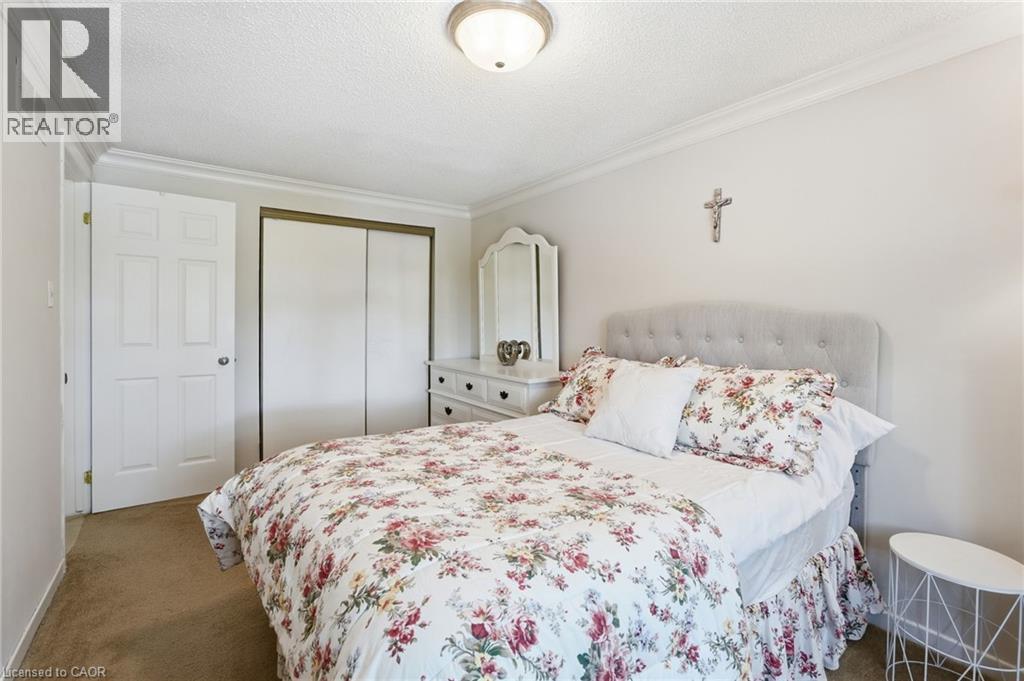 30 Twinoaks Crescent Property Photo 19
