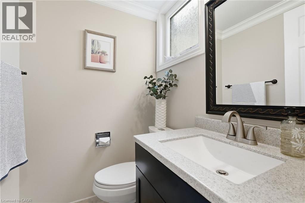 30 Twinoaks Crescent Property Photo 26