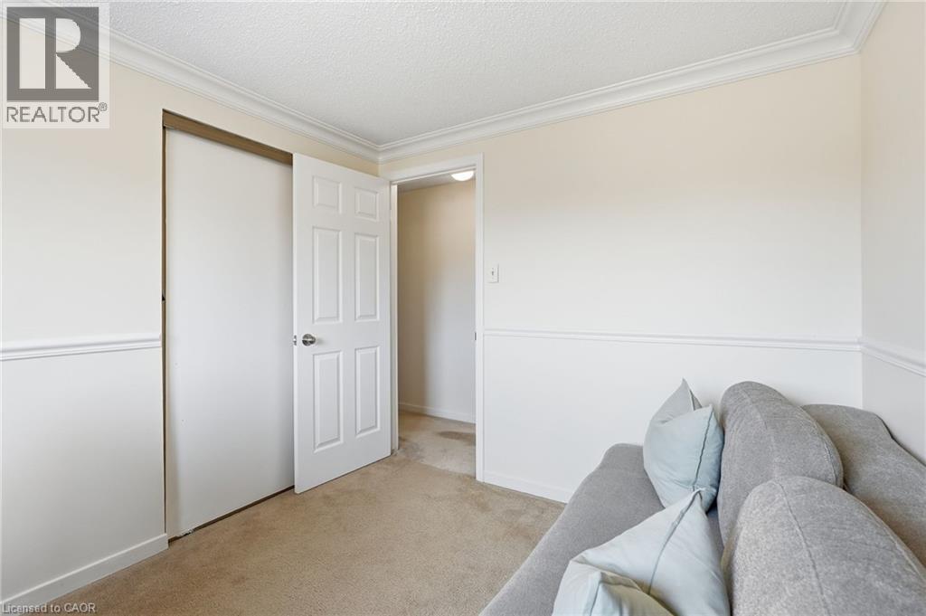 30 Twinoaks Crescent Property Photo 28