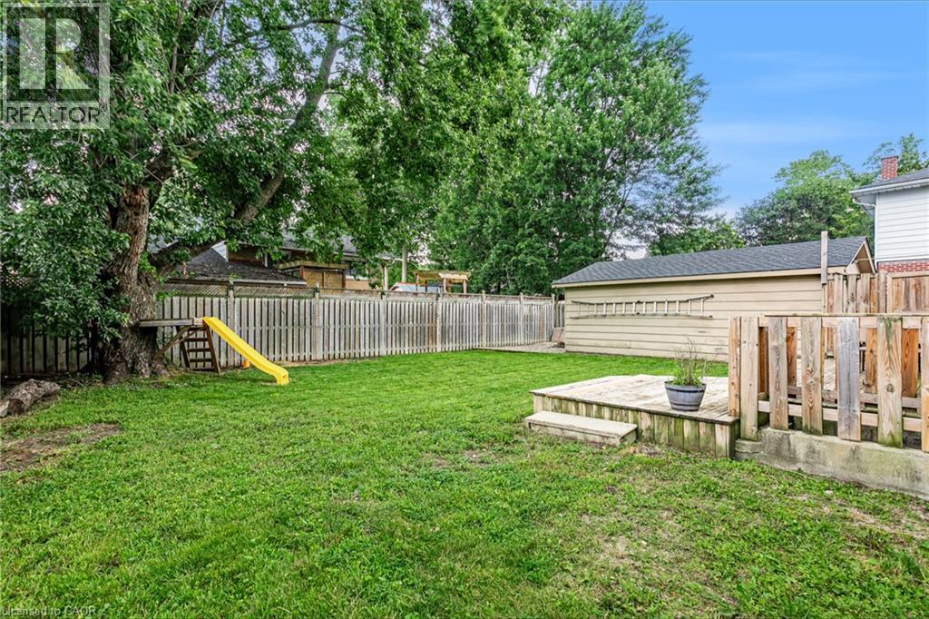 811 Hughson Street Property Photo 4
