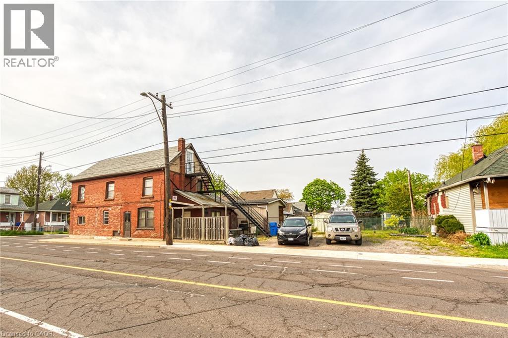 1367 Cannon Street E Property Photo 6