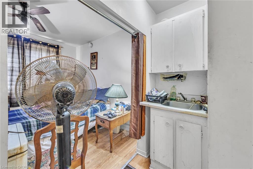 1367 Cannon Street E Property Photo 8
