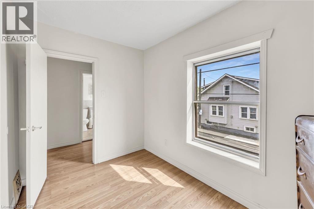 1367 Cannon Street E Property Photo 27