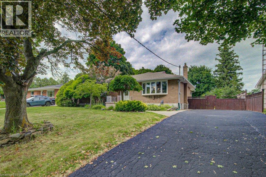 6 BAYLY Drive