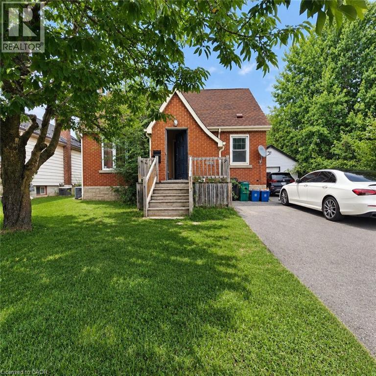 492 COURTLAND Avenue E Unit# Upper