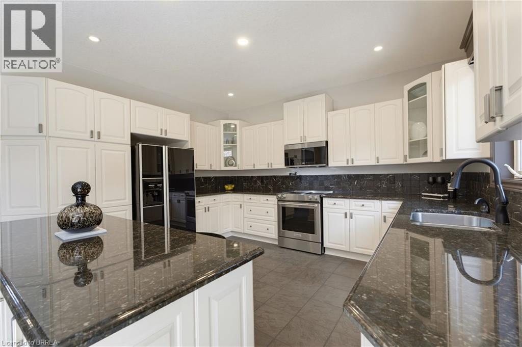 141 Falconridge Drive Property Photo 15