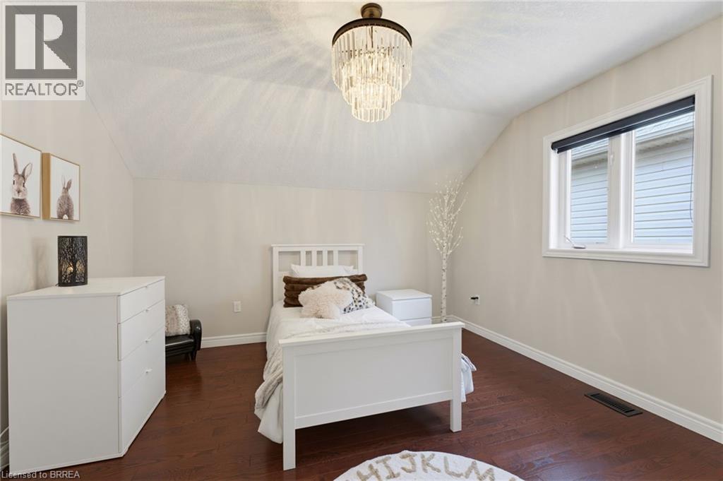 141 Falconridge Drive Property Photo 36