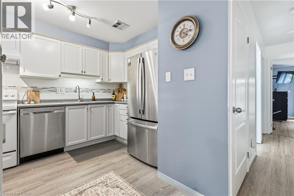 31 Galileo Boulevard Property Photo 13
