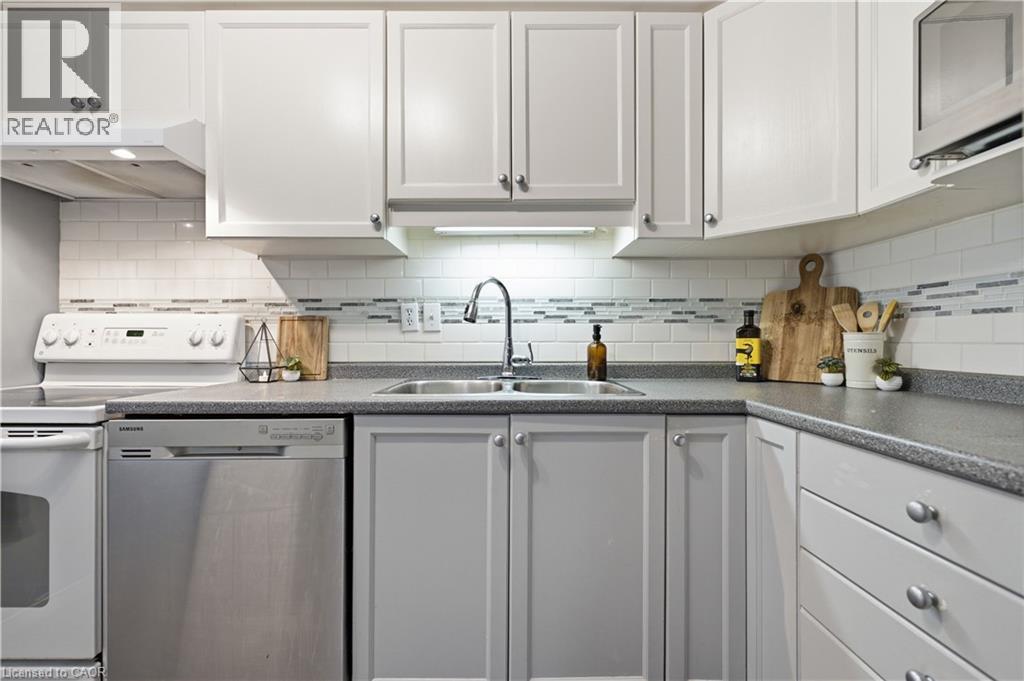 31 Galileo Boulevard Property Photo 15