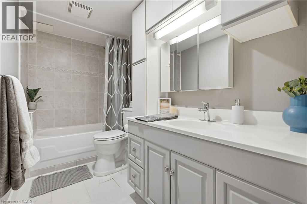 31 Galileo Boulevard Property Photo 28