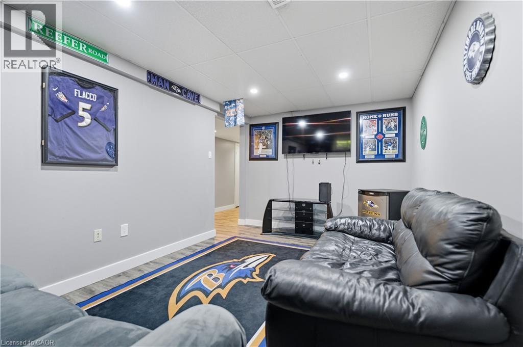 31 Galileo Boulevard Property Photo 33