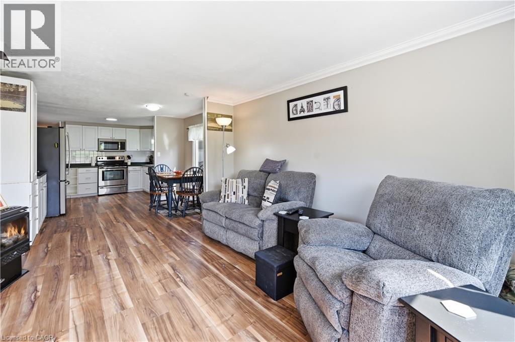 73 Park Lane Property Photo 16