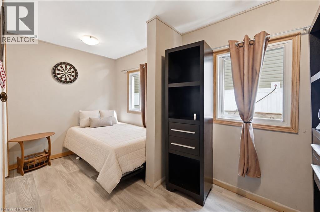73 Park Lane Property Photo 18