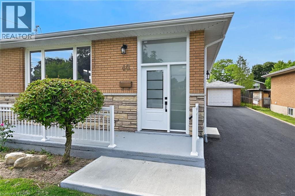 40 Purdy Crescent Property Photo 2