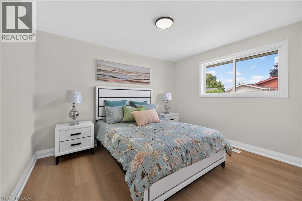40 Purdy Crescent Property Photo 18