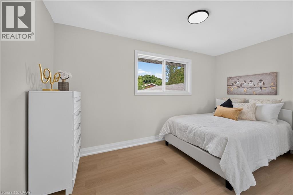 40 Purdy Crescent Property Photo 19