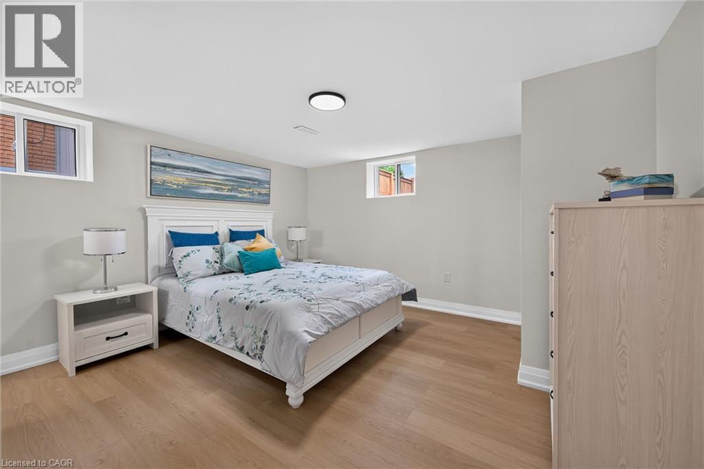 40 Purdy Crescent Property Photo 30