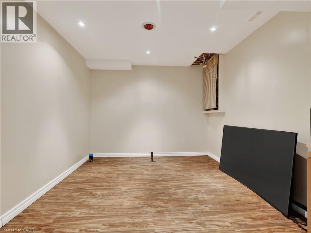 211 Morton Street Property Photo 33