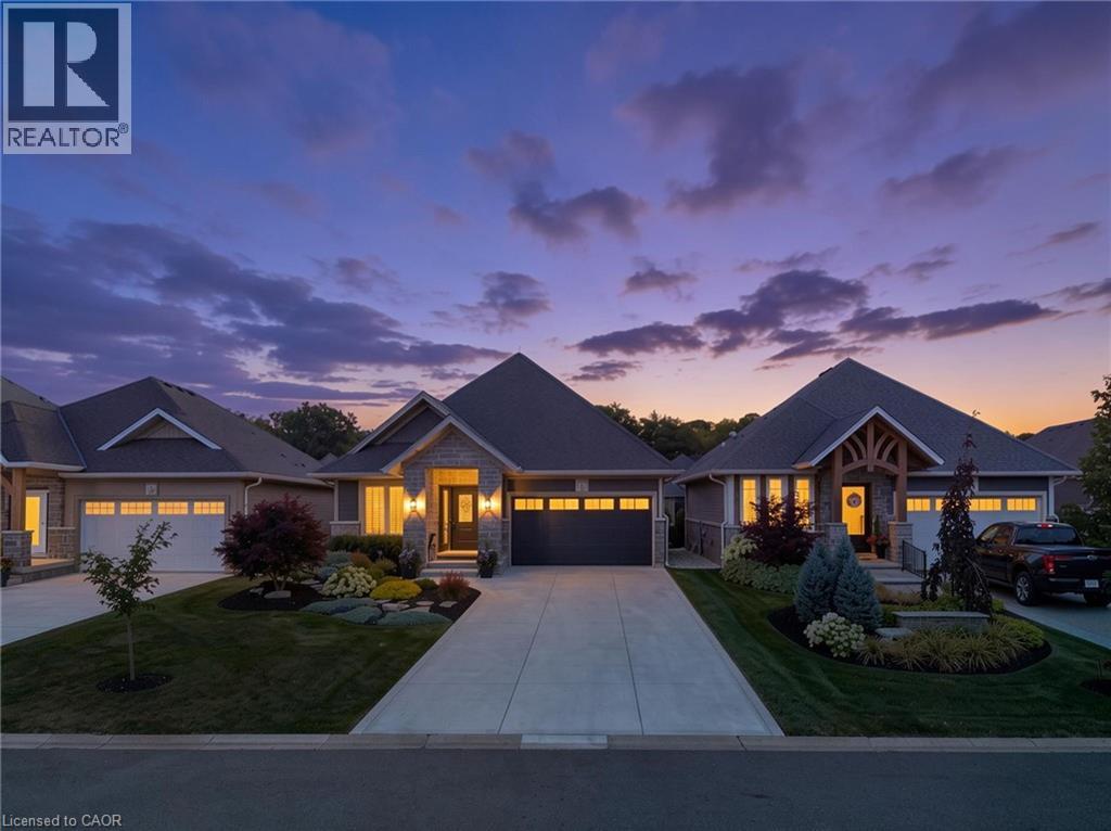 47 BLUENOSE Drive Property Photo 1