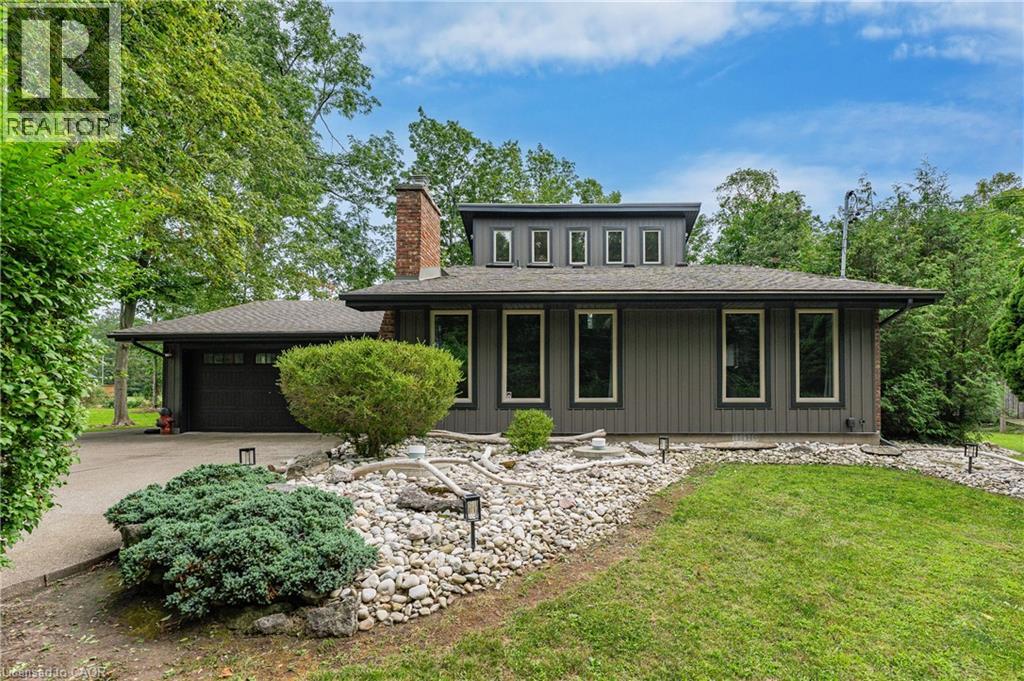 4905 MAPLEVIEW Crescent