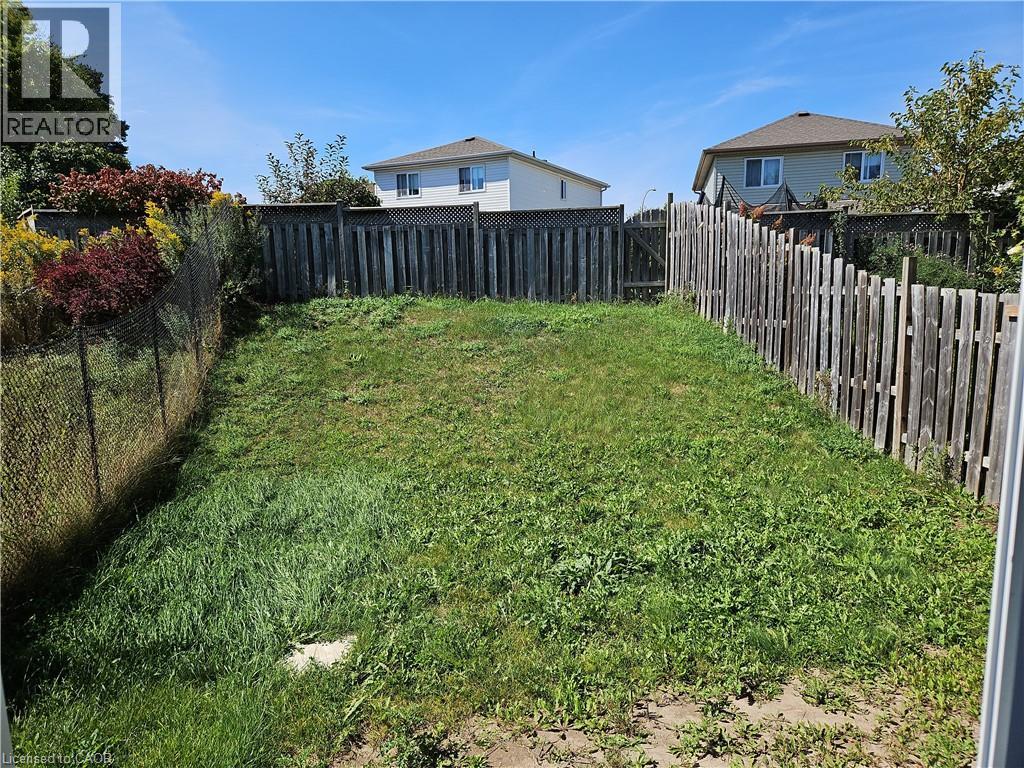 105 Activa Avenue Property Photo 32