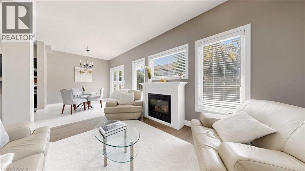 18 SPENCER Crescent Property Photo 1