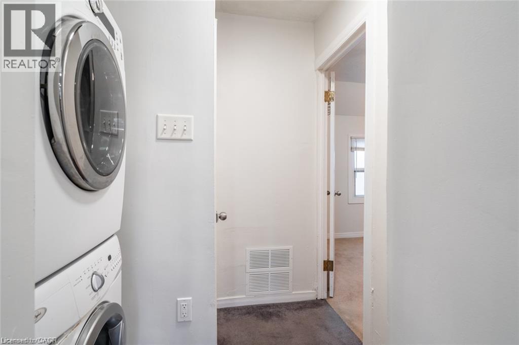 188 Sherman Avenue N Unit# Upper Property Photo 19