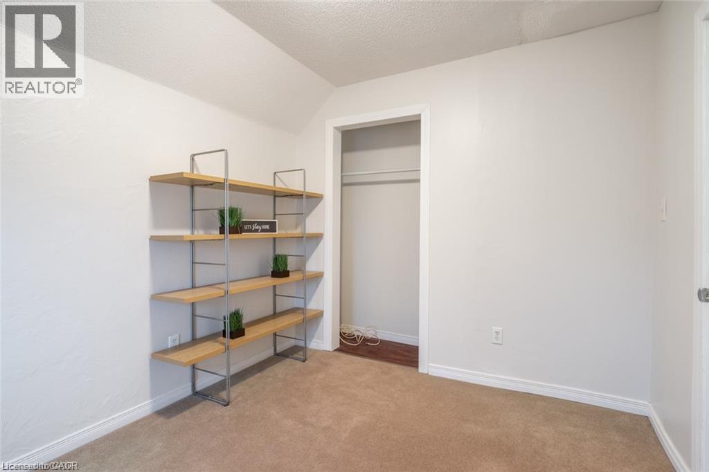 188 Sherman Avenue N Unit# Upper Property Photo 23