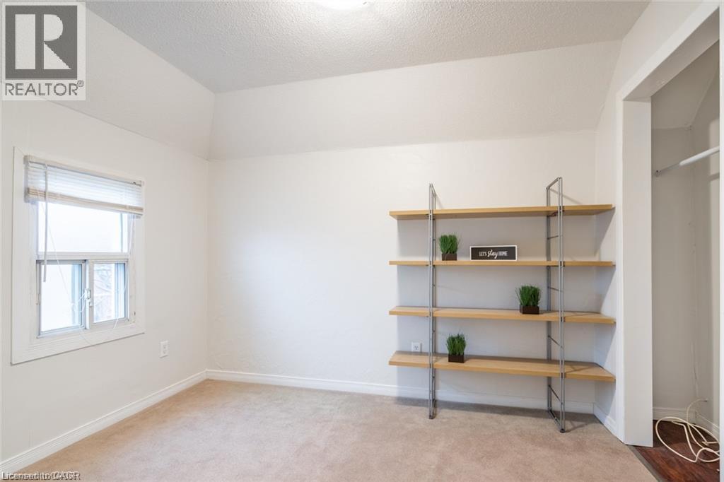 188 Sherman Avenue N Unit# Upper Property Photo 24
